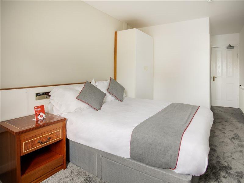 Oyo Glenpark Hotel, Ayr Central Bagian luar foto