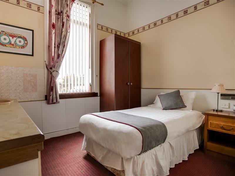 Oyo Glenpark Hotel, Ayr Central Bagian luar foto