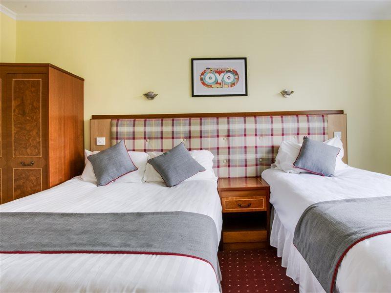 Oyo Glenpark Hotel, Ayr Central Bagian luar foto