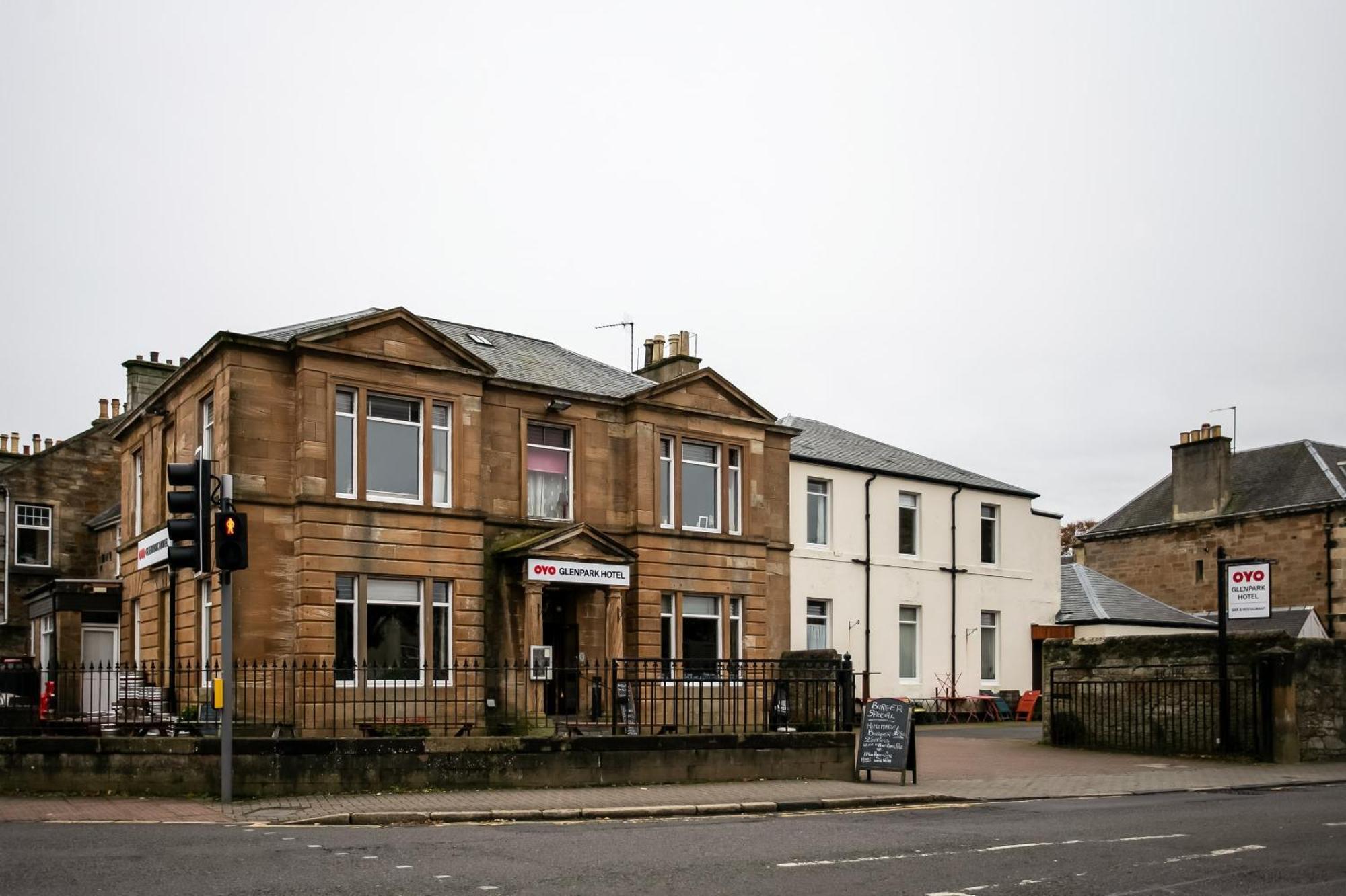Oyo Glenpark Hotel, Ayr Central Bagian luar foto