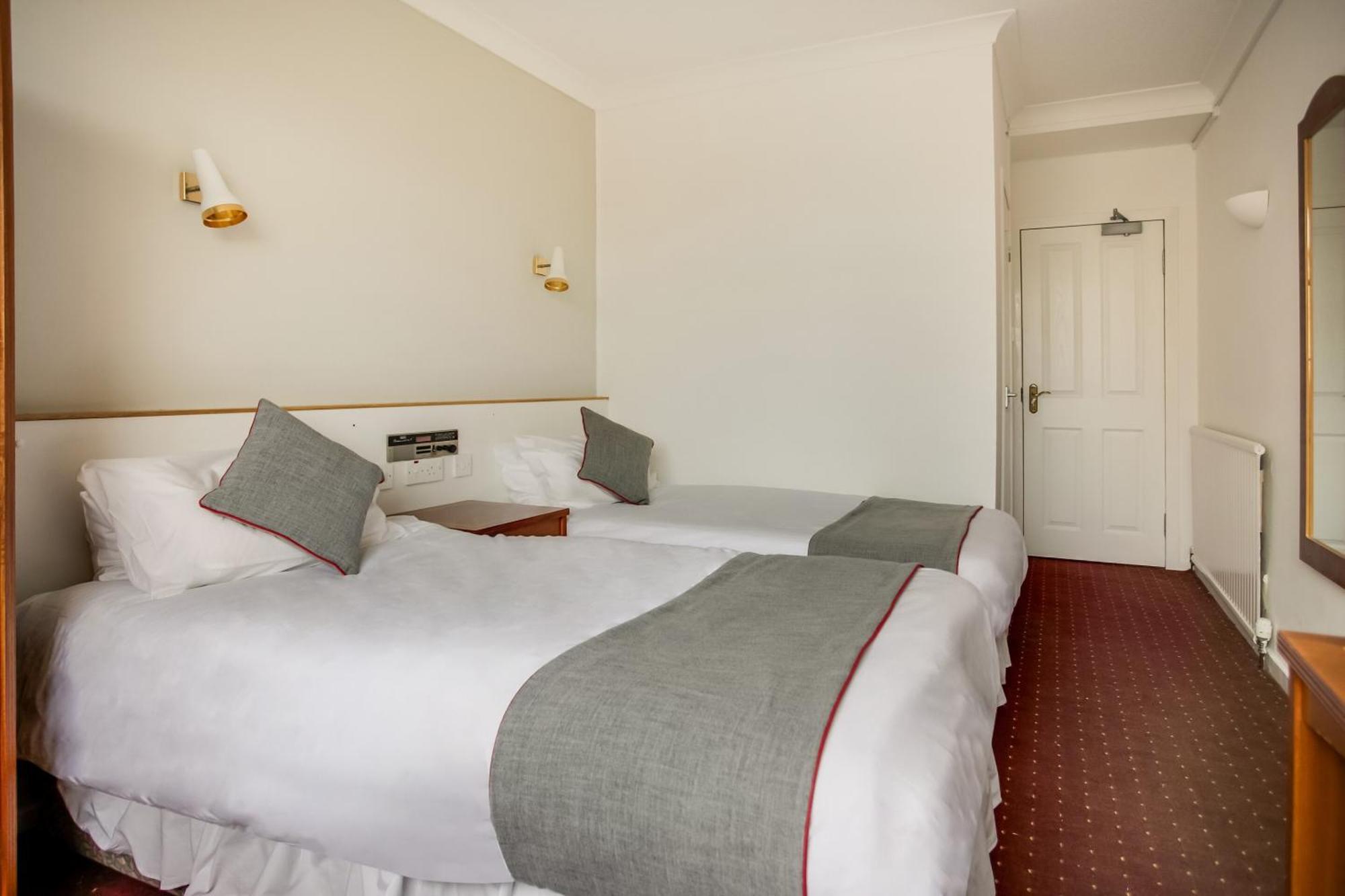 Oyo Glenpark Hotel, Ayr Central Bagian luar foto