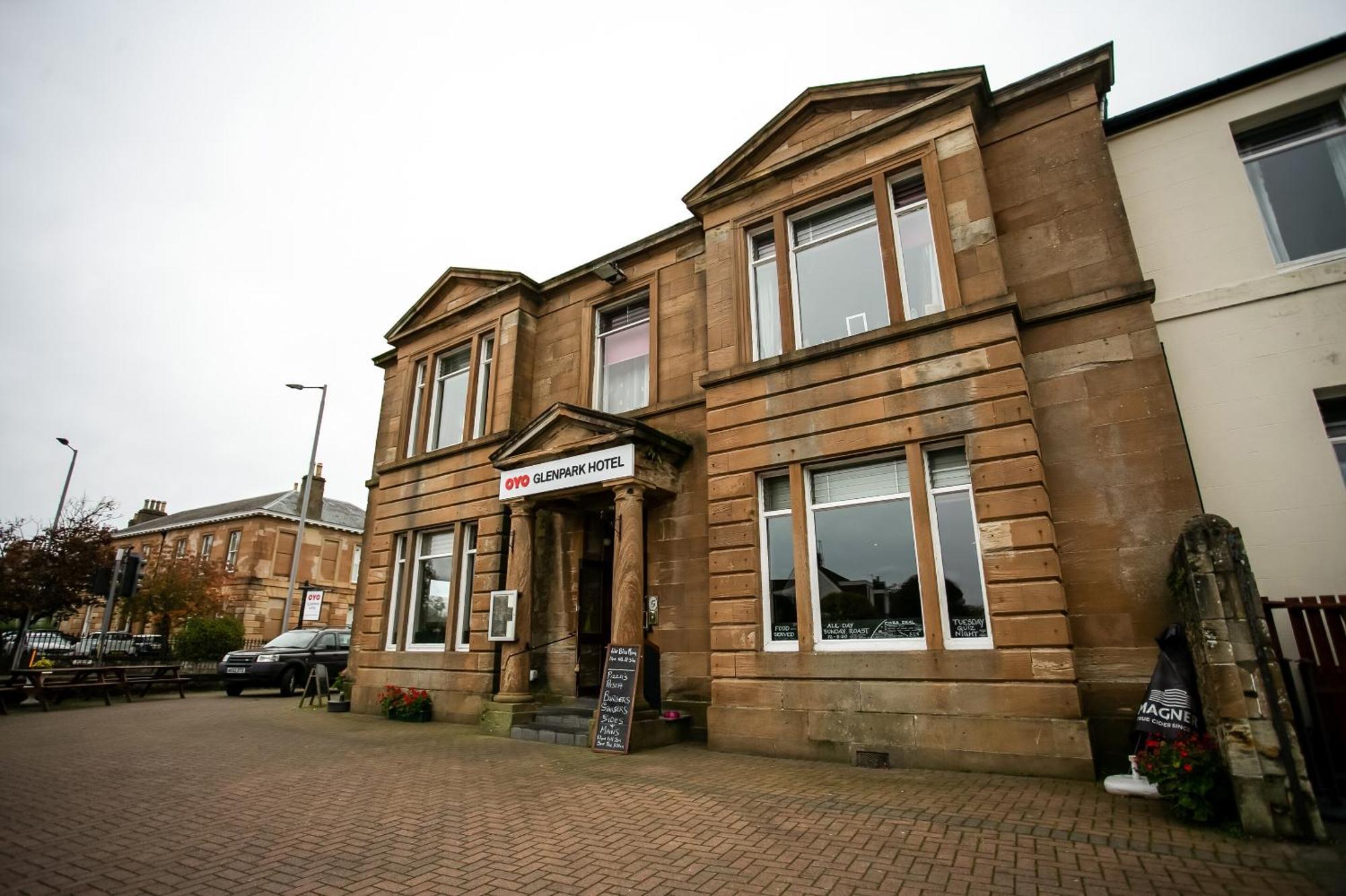 Oyo Glenpark Hotel, Ayr Central Bagian luar foto