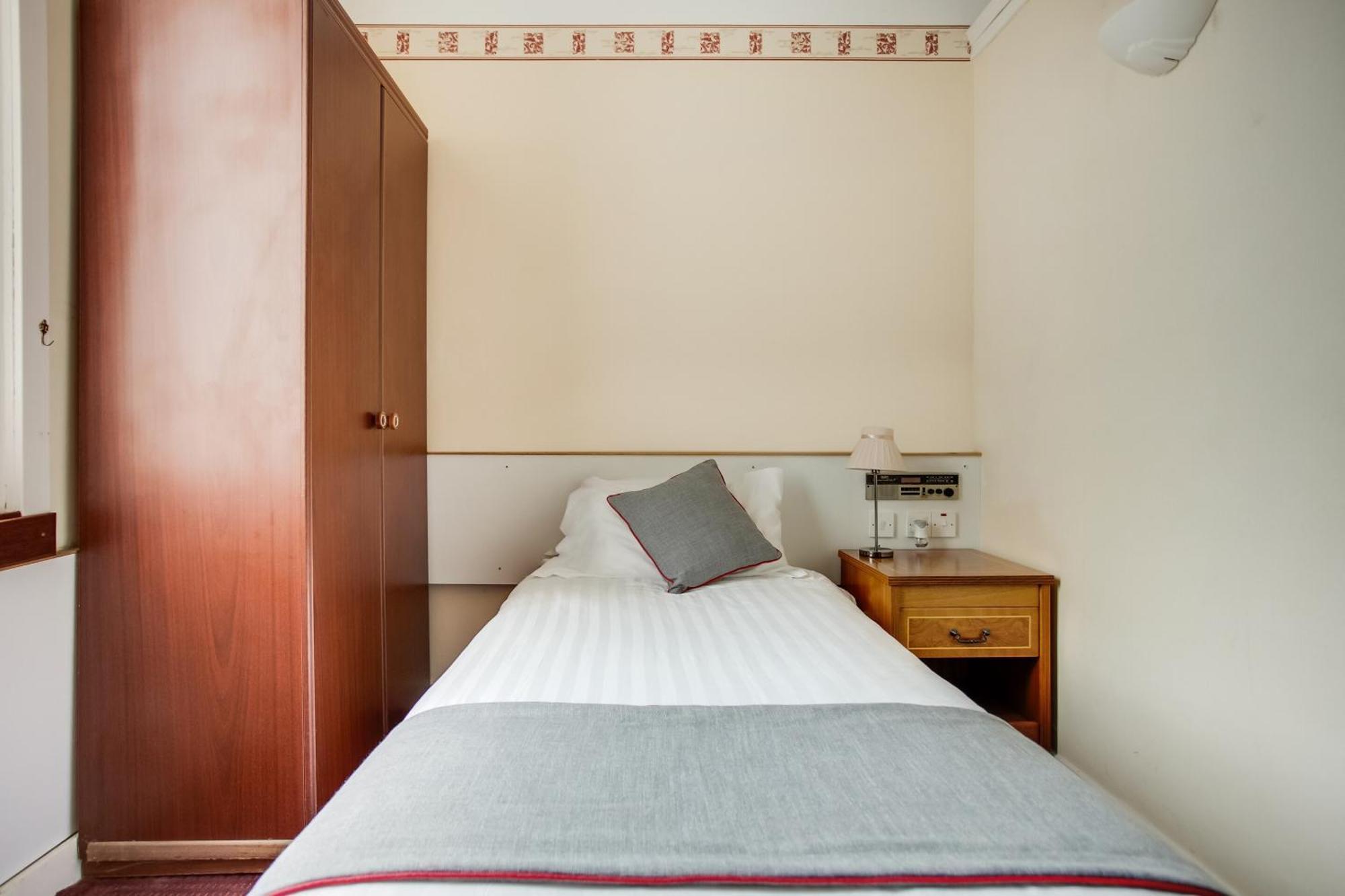 Oyo Glenpark Hotel, Ayr Central Bagian luar foto