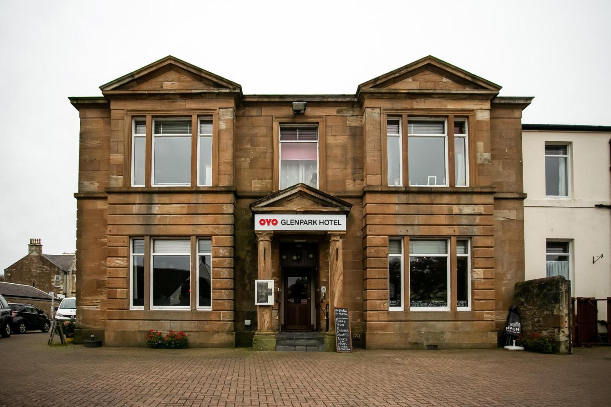 Oyo Glenpark Hotel, Ayr Central Bagian luar foto